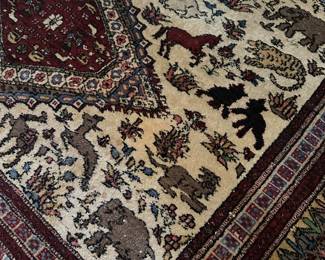 Antique rug 8x10 integrated fringe
Animals,tigers and bears. Wool on cotton
Very old rug and hand knotted with a lot of knots per sq inch