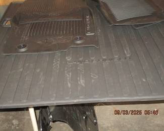 Toyota Land Cruiser cargo mat