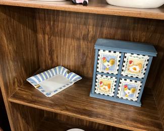 Ceramic Ash Tray - Rooster/Chicken Kitchen chest of Drawers
