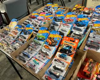 Die Cast Cars/Trucks - Match Box & Hot Wheels & NASCAR
