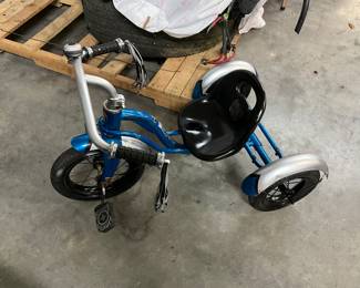 Schwinn Roadster Tricycle
