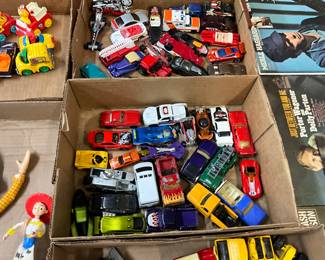Assorted Metal Diecast Cars/Trucks