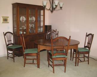 Vintage dining table 7 leaves/ 6 Ethan Allen chairs