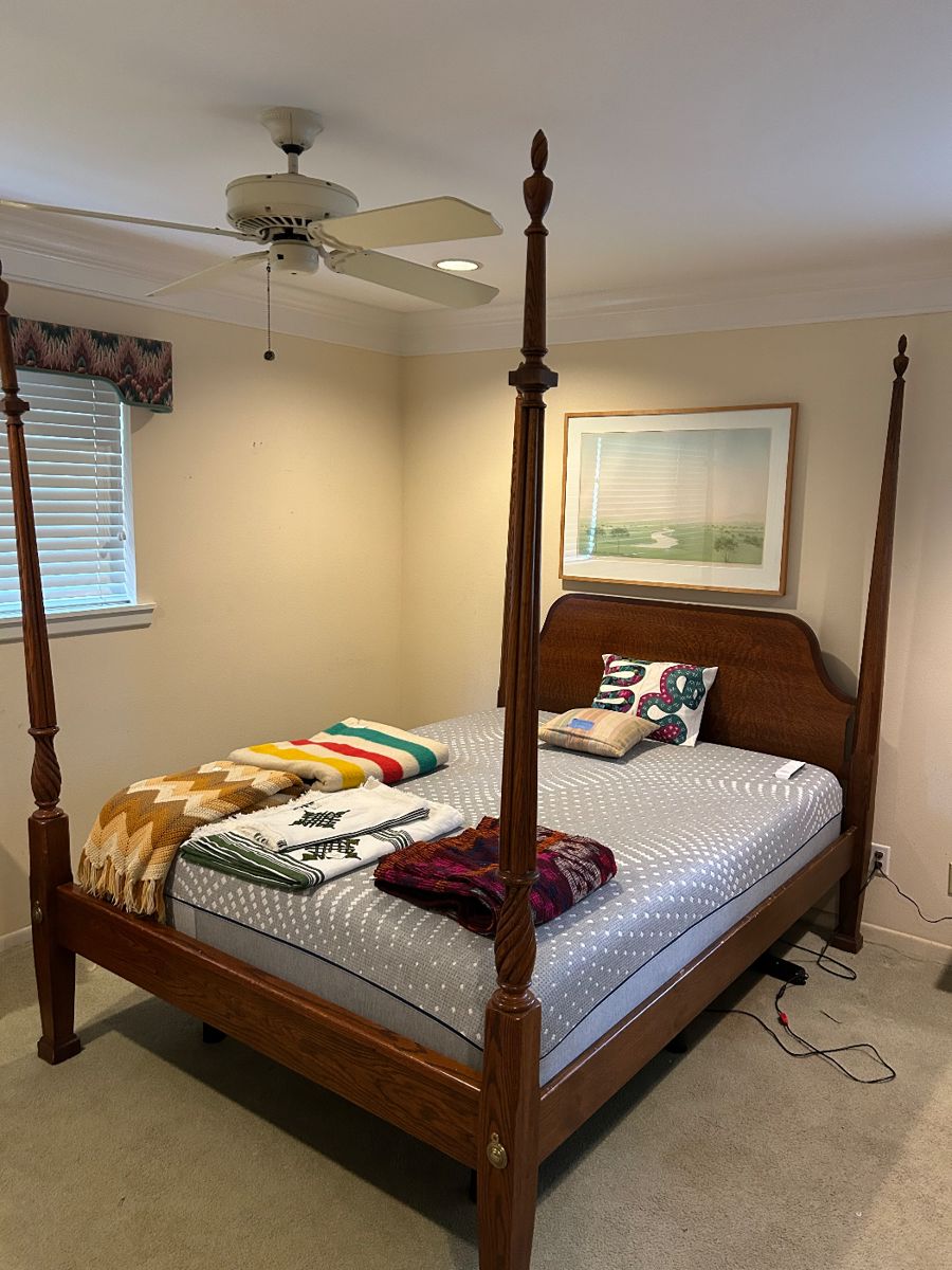 4 poster bed by Hickory House
Inova Queen Adjustable Bed