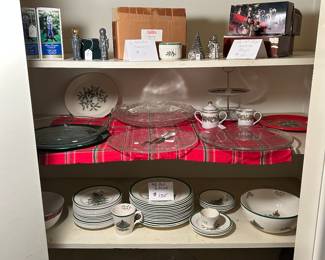 Set of Spode Christmas Dishes
Miscellaneous Christmas serving pieces
Fitz and Floyd Christmas items
