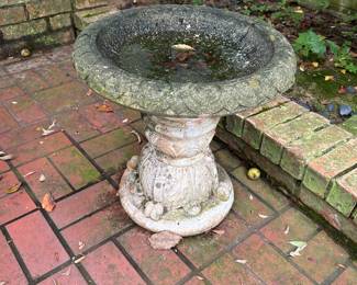 One piece concrete birdbath