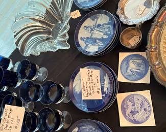 Argentina Porcelain Granada
Collectors Set