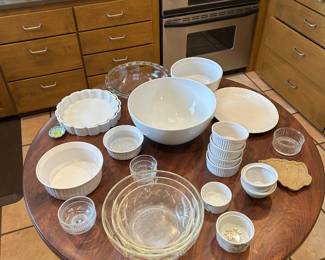 Miscellaneous bowls and ramekins