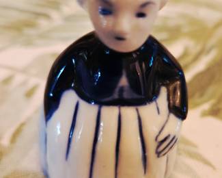 Tiny delft bell. Cute.