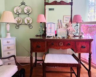 VANITY WITH STOOL