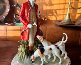 ROYAL STRATFORD HUNTSMAN HOUND