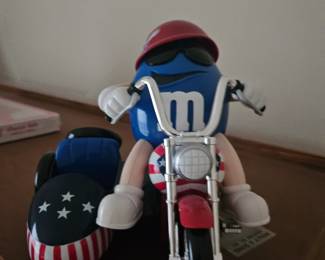 And her husband blue Mnm