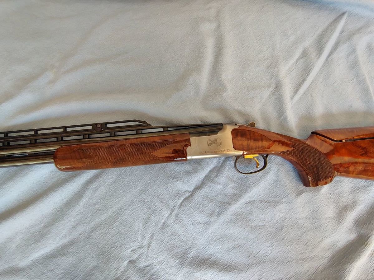 Joel Etchen Special Browning Citori Trap Special over under engraved with all extras.