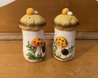Mushroom salt & pepper set