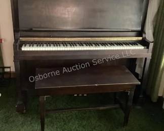 Cable-Nelson piano & bench