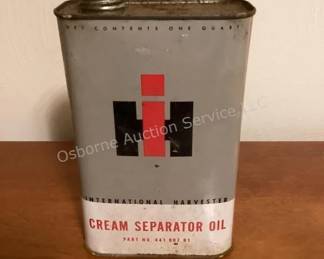 International Harvester oil can