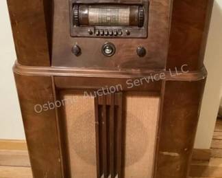 Antique radio cabinet