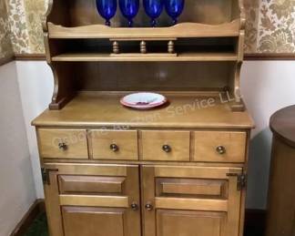 Small hutch