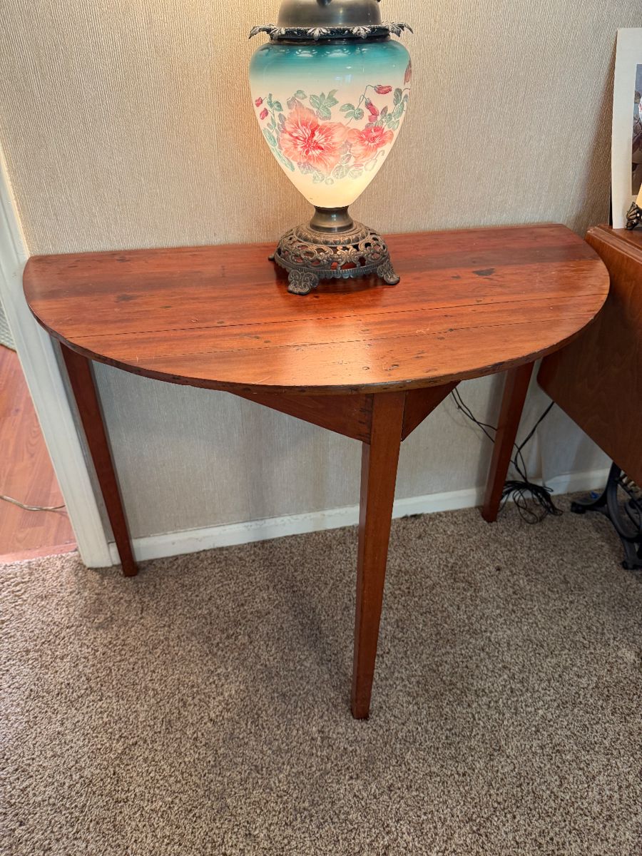 Antique Demi line table