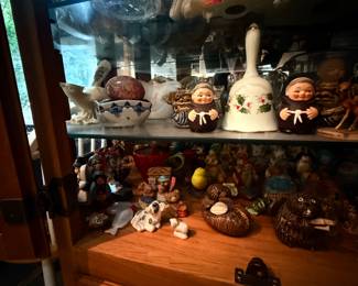 Figurines