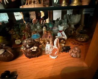 Figurines
