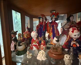 Figurines