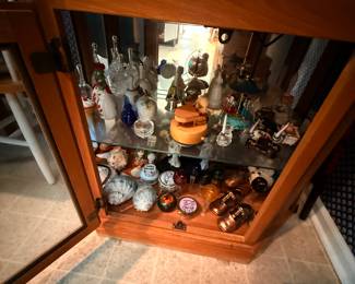 Figurines
