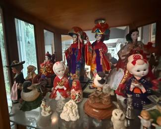 Figurines