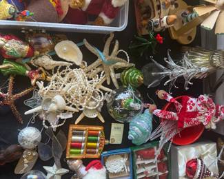 so many fun decorations