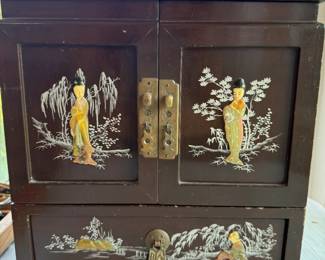 Gorgeous jewelry chest