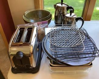 Several lots of quality kitchen items in catalog