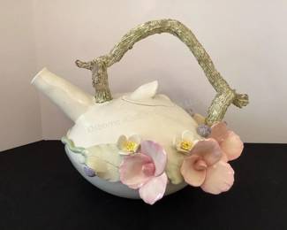 Large selection of collectible artisan & vintage teapots, many more in catalog