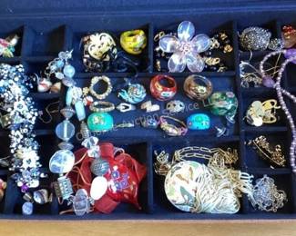 Costume jewelry (more in catalog)