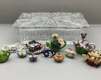 Miniature tea sets