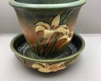 Roseville flower pot