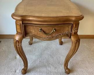 Thomasville end table