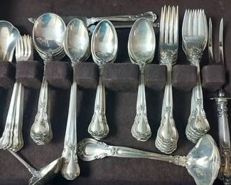 85 pc set of Gorham Sterling Silver Flatware - "Chantilly" Pattern
8 pc Place Setting