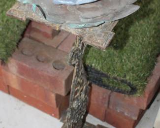 Metal Pedestal Stand & Hands Dish