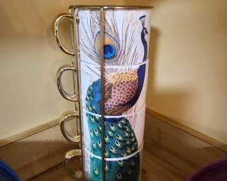 Peacock stacking cups