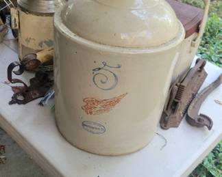 Red wing crock