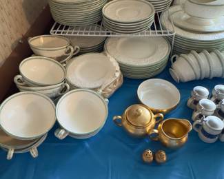 Wedgwood Patrician Dinnerware for 12 - green trim
