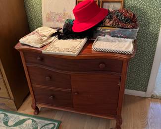 Hankies, Red Hat