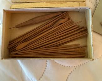 Needlework pins