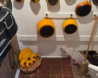 LeCreuset - Vintage w/ lids