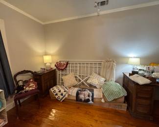 White Daybed with Trundle Bed
Pillows