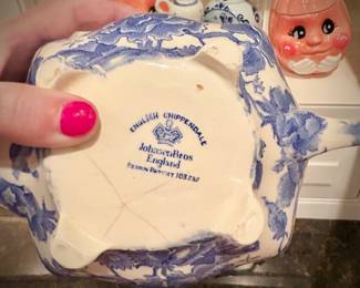 Antique Johnson Bros English Chippendale teapot