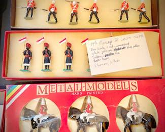 Vintage and antique British soldiers, most in original boxes