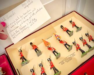 Vintage and antique British soldiers, most in original boxes