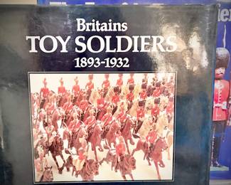 Vintage and antique British soldiers, most in original boxes