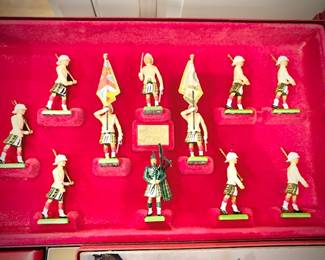 Vintage and antique British soldiers, most in original boxes